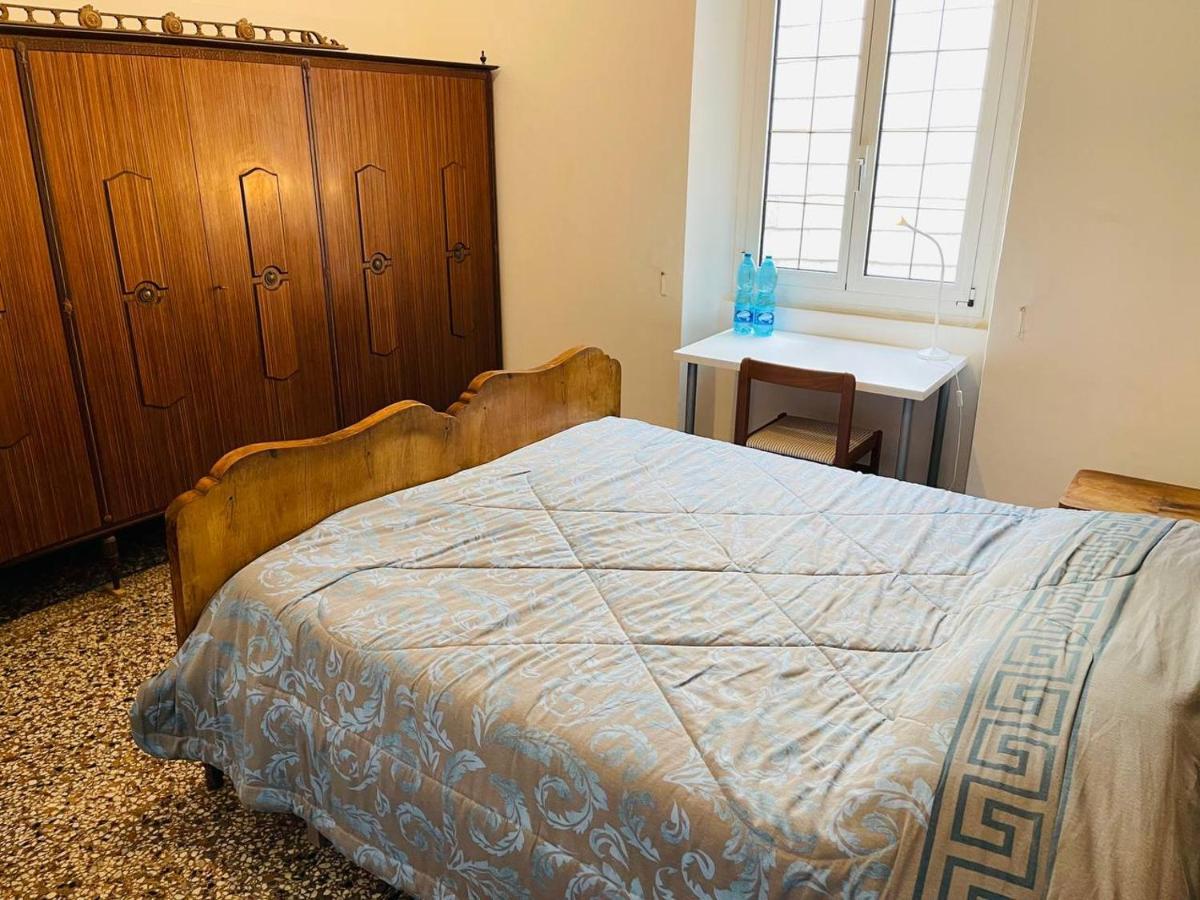Mh Genova Bed & Breakfast Bagian luar foto