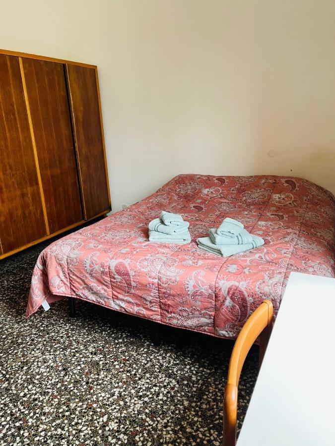Mh Genova Bed & Breakfast Bagian luar foto